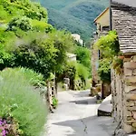 Du Caroux 3*